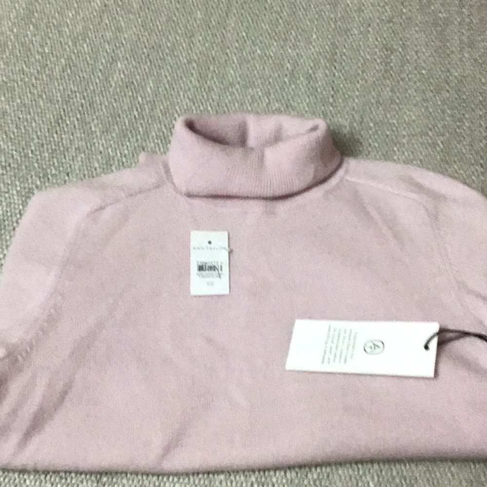 Ann Taylor cashmere turtle neck sweater